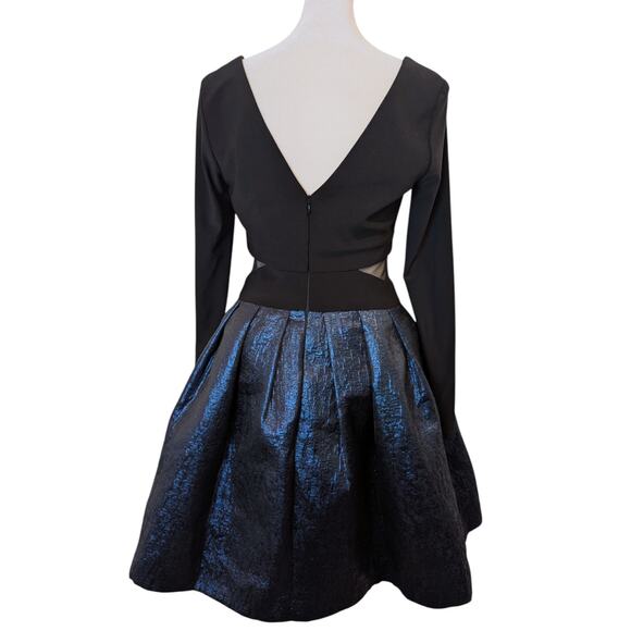 XSCAPE Blue Lurex V-Neck Fit and Flare Mesh Inset Dress Size 6 - Picture 3 of 8